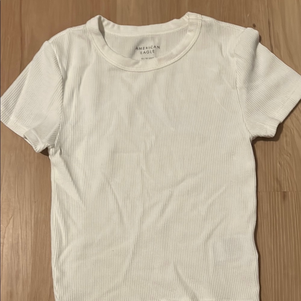 American Eagle Outfitters Woman’s White Crop T-Shirt